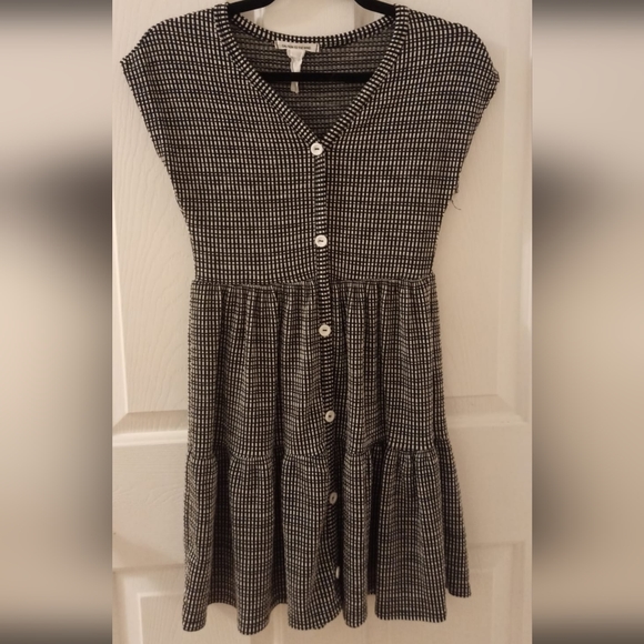 Caution to the Wind Dress - Picture 1 of 3